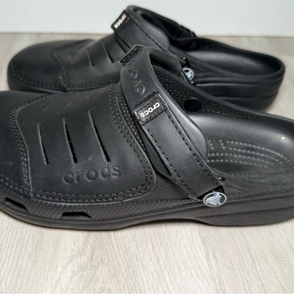 Crocs Men’s Yukon Black Glogs Sandal Sz 10 M